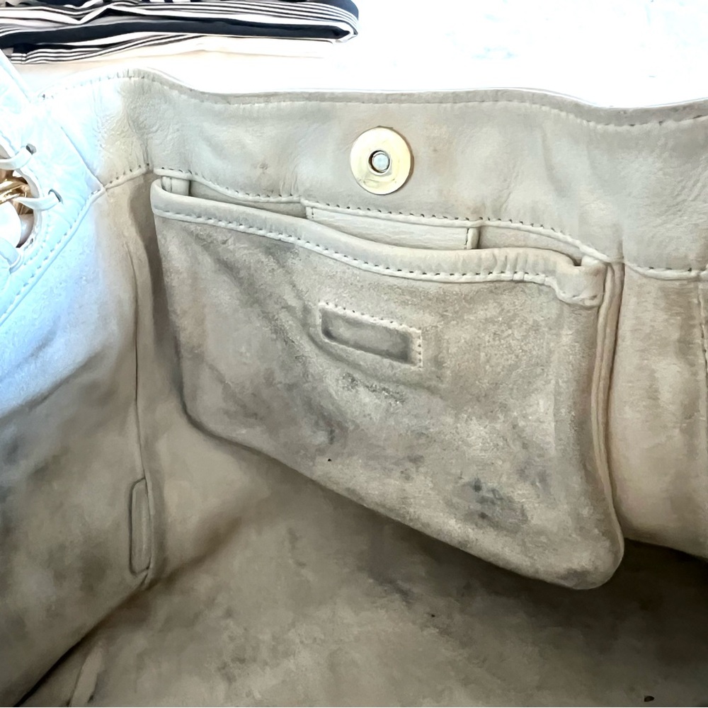 Michael Kors White Leather Shoulder Bag - Picture 5 of 10